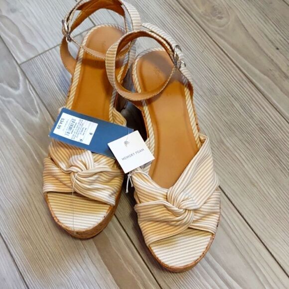 (8-0902) Universal Thread Tan Mellie Shoes Wedges Sz 9 - Picture 2 of 10